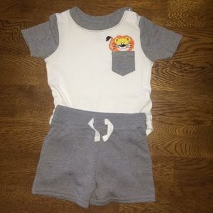 Lion pocket onesie w/ shorts